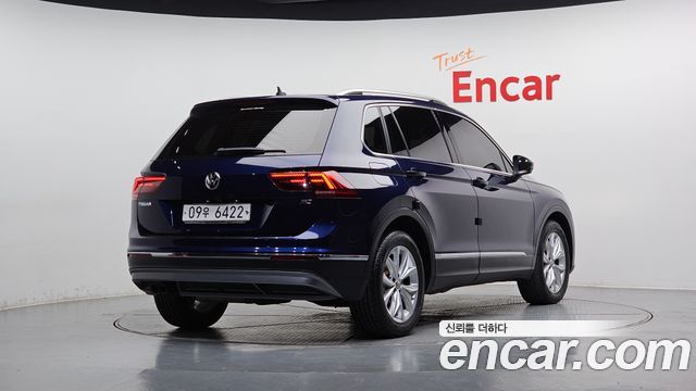 Volkswagen Tiguan (II) 2.0 TDI Premium 2018 — фото 2