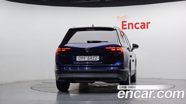 Volkswagen Tiguan (II) 2.0 TDI Premium 2018 — фото 4