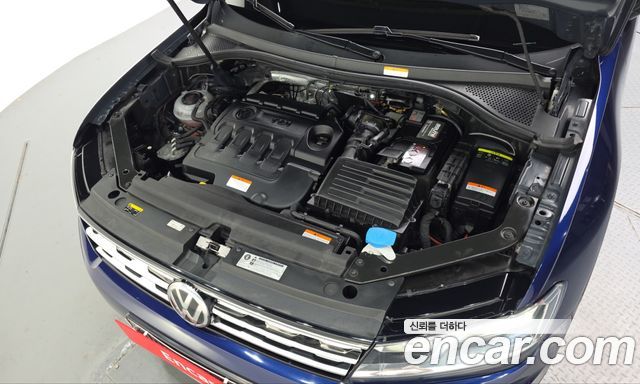 Volkswagen Tiguan (II) 2.0 TDI Premium 2018 — фото 6