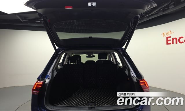 Volkswagen Tiguan (II) 2.0 TDI Premium 2018 — фото 20