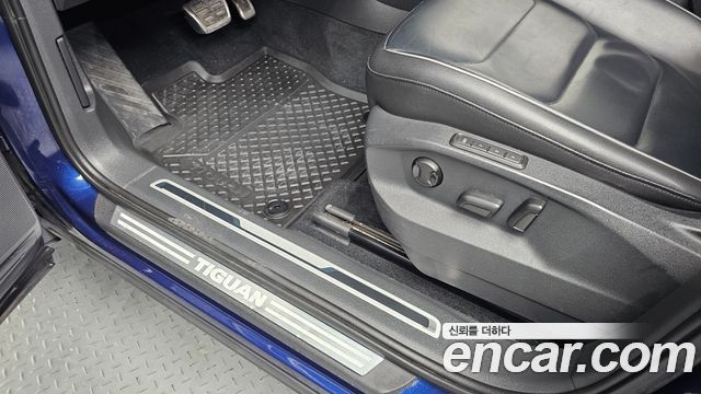 Volkswagen Tiguan (II) 2.0 TDI Premium 2018 — фото 21