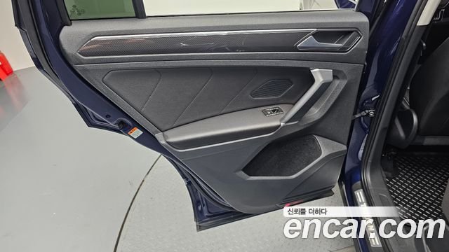 Volkswagen Tiguan (II) 2.0 TDI Premium 2018 — фото 31