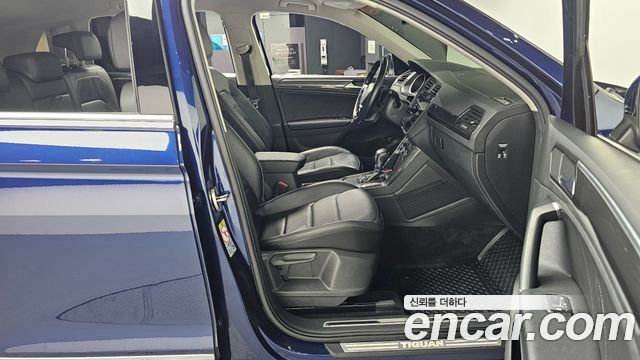 Volkswagen Tiguan (II) 2.0 TDI Premium 2018 — фото 32