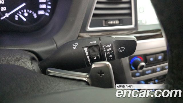 Genesis G80 3.3 GDI Premium Luxury 2018 — фото 16