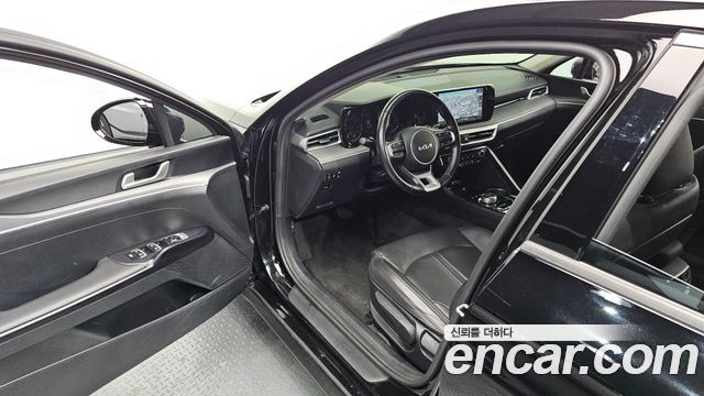 Kia K5 (III) 2.0 Trendy 2023 — фото 10