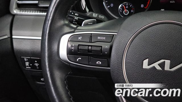 Kia K5 (III) 2.0 Trendy 2023 — фото 16