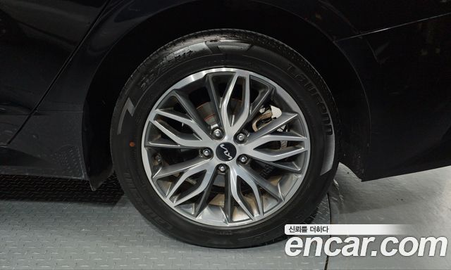 Kia K5 (III) 2.0 Trendy 2023 — фото 21