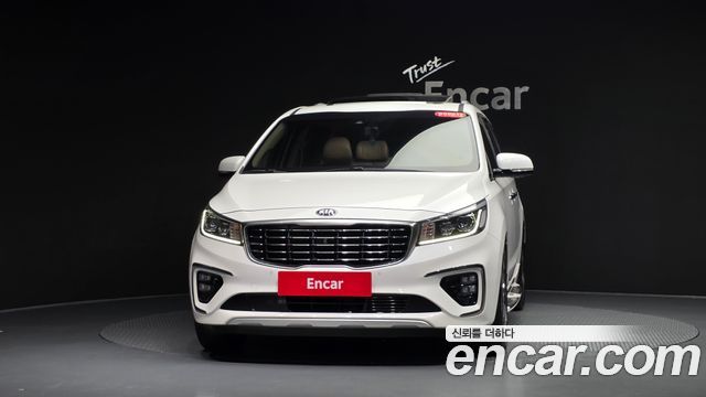 Kia Carnival Gasoline 7-Seater Limousine VIP 2020 — фото 3