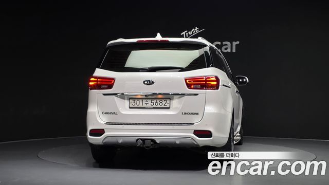 Kia Carnival Gasoline 7-Seater Limousine VIP 2020 — фото 4