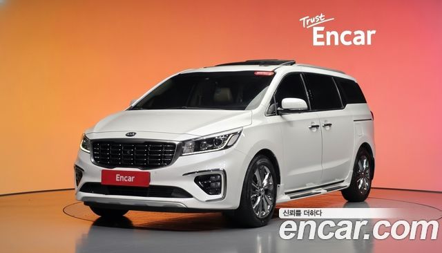 Kia Carnival Gasoline 7-Seater Limousine VIP