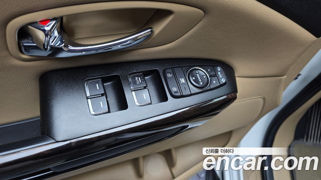 Kia Carnival Gasoline 7-Seater Limousine VIP 2020 — фото 27