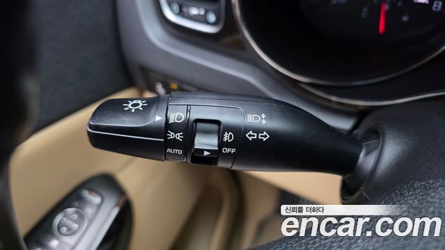 Kia Carnival Gasoline 7-Seater Limousine VIP 2020 — фото 29