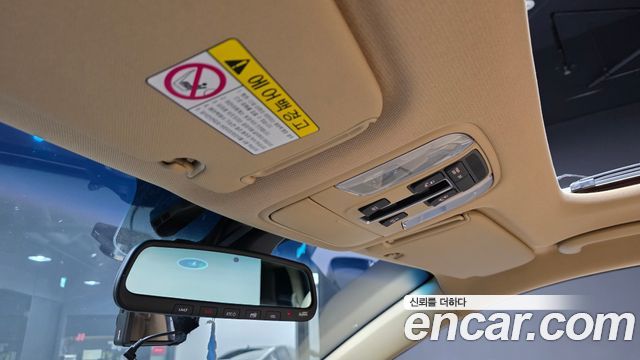 Kia Carnival Gasoline 7-Seater Limousine VIP 2020 — фото 31