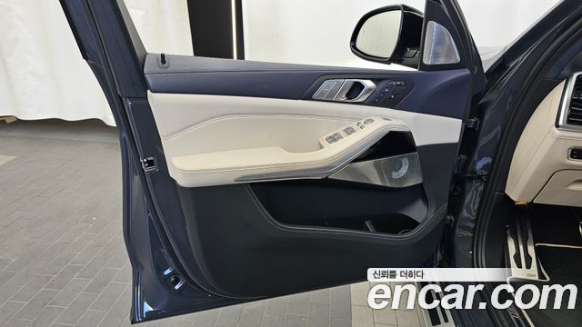 BMW X7 (G07) xDrive 40i M Sport Online Exclusive Edition 6 Seater 2022 — фото 24