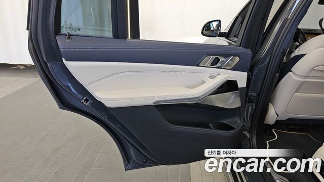 BMW X7 (G07) xDrive 40i M Sport Online Exclusive Edition 6 Seater 2022 — фото 25