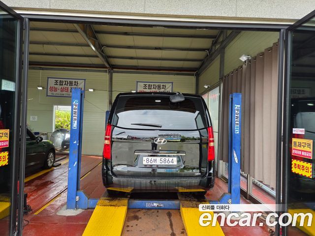 Hyundai Grand Starex 3-Seater VAN CVX Luxury 2012 — фото 8