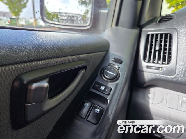 Hyundai Grand Starex 3-Seater VAN CVX Luxury 2012 — фото 10