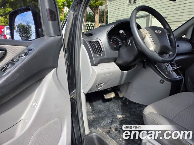 Hyundai Grand Starex 3-Seater VAN CVX Luxury 2012 — фото 16