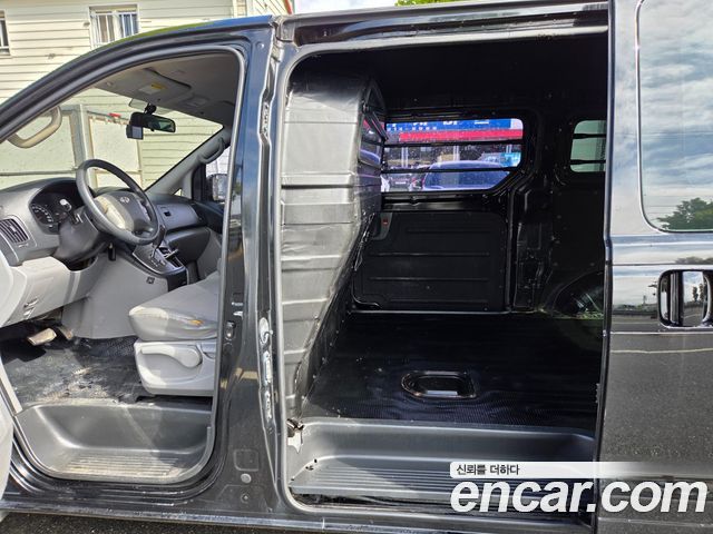Hyundai Grand Starex 3-Seater VAN CVX Luxury 2012 — фото 17