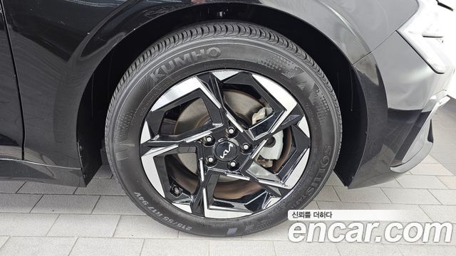 Kia K5 (III) 2.0 Prestige 2024 — фото 27