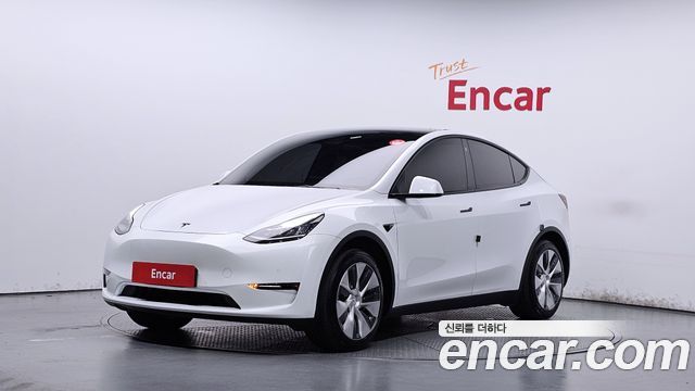 Tesla Model Y Standard Range RWD