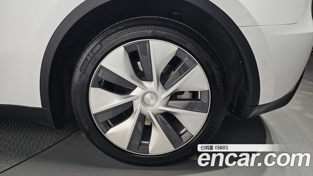 Tesla Model Y Standard Range RWD 2021 — фото 21