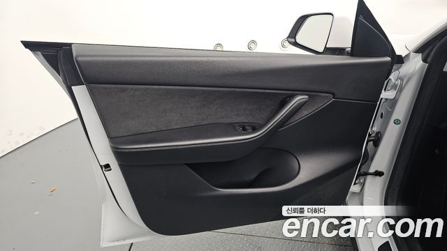 Tesla Model Y Standard Range RWD 2021 — фото 24