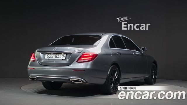 Mercedes-Benz E-Class (W213) E300 4MATIC Avnatgarde 2019 — фото 2