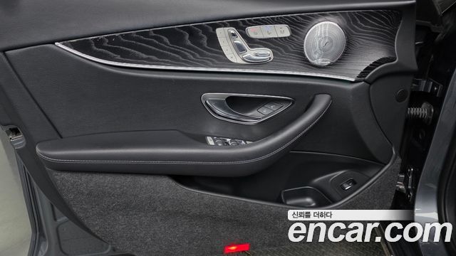 Mercedes-Benz E-Class (W213) E300 4MATIC Avnatgarde 2019 — фото 16