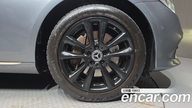 Mercedes-Benz E-Class (W213) E300 4MATIC Avnatgarde 2019 — фото 21