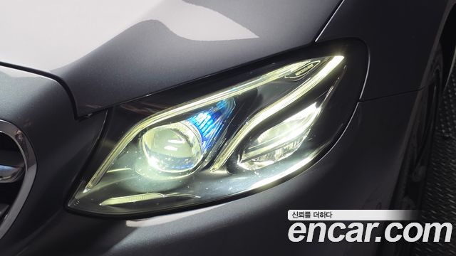 Mercedes-Benz E-Class (W213) E300 4MATIC Avnatgarde 2019 — фото 22