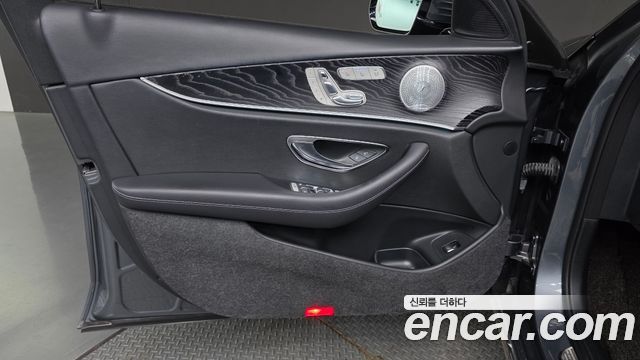 Mercedes-Benz E-Class (W213) E300 4MATIC Avnatgarde 2019 — фото 24