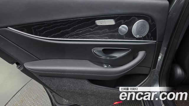 Mercedes-Benz E-Class (W213) E300 4MATIC Avnatgarde 2019 — фото 25