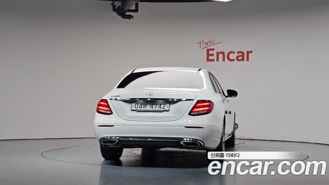 Mercedes-Benz E-Class (W213) E300 Avantgarde 2019 — фото 4