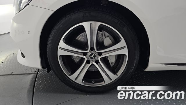 Mercedes-Benz E-Class (W213) E300 Avantgarde 2019 — фото 5