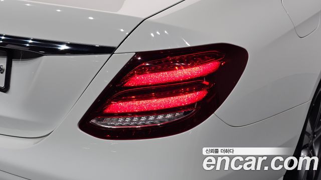 Mercedes-Benz E-Class (W213) E300 Avantgarde 2019 — фото 23