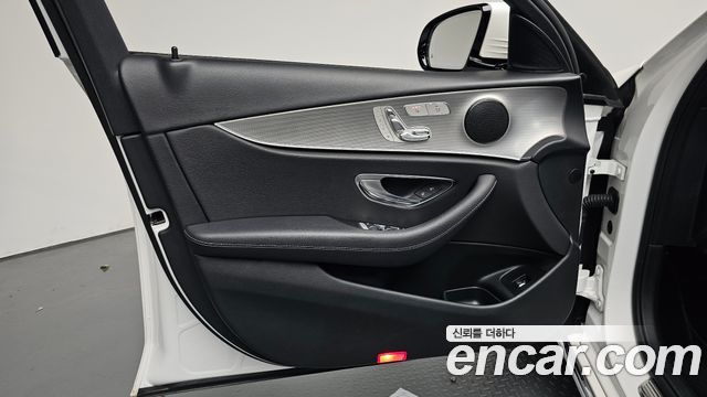 Mercedes-Benz E-Class (W213) E300 Avantgarde 2019 — фото 24