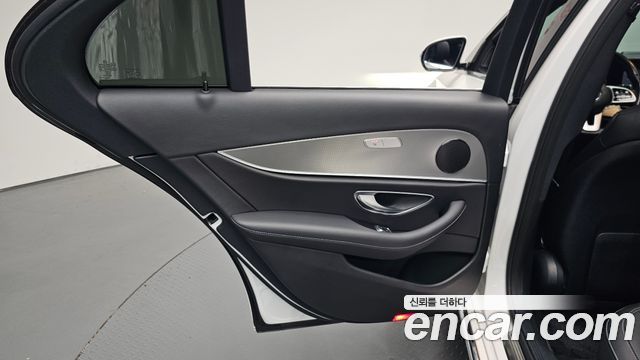 Mercedes-Benz E-Class (W213) E300 Avantgarde 2019 — фото 25