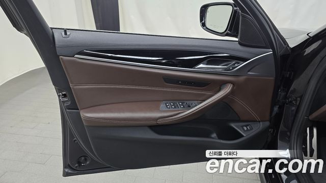 BMW 5 Series (G30) 530i M Sport Package Plus 2019 — фото 24