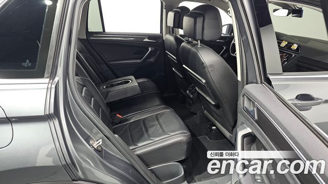 Volkswagen Tiguan (II) 2.0 TDI Premium 2020 — фото 11