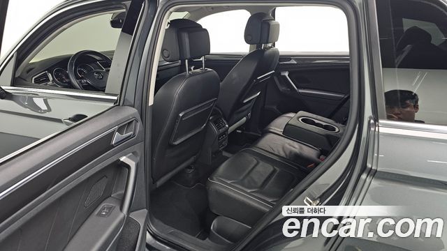 Volkswagen Tiguan (II) 2.0 TDI Premium 2020 — фото 12