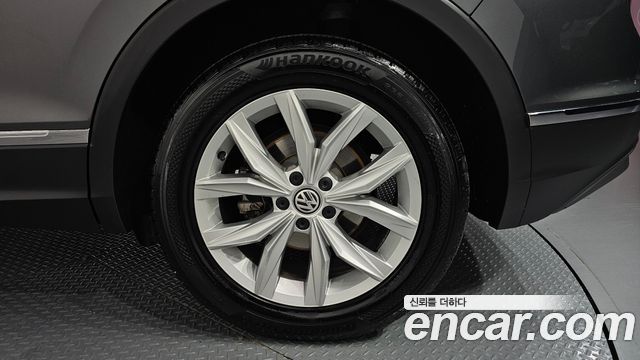 Volkswagen Tiguan (II) 2.0 TDI Premium 2020 — фото 21