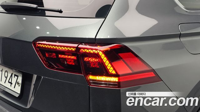 Volkswagen Tiguan (II) 2.0 TDI Premium 2020 — фото 23