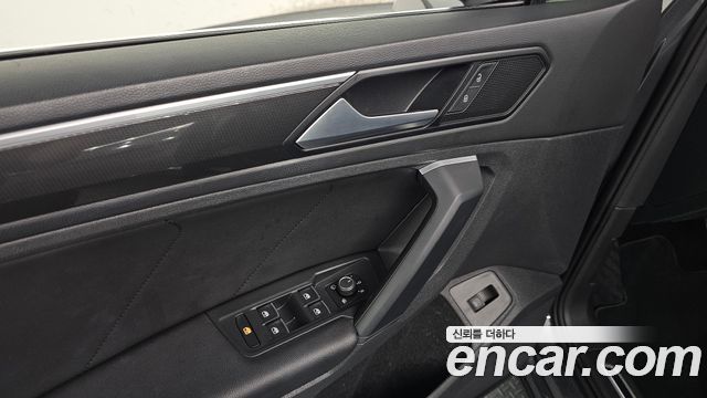 Volkswagen Tiguan (II) 2.0 TDI Premium 2020 — фото 31