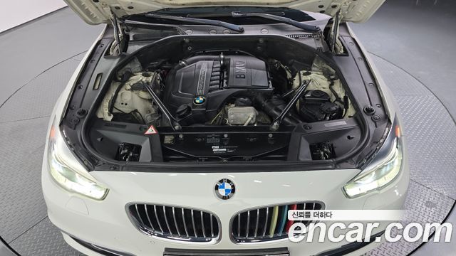 BMW 5 Series GT (F07) GT xDrive 2014 — фото 6