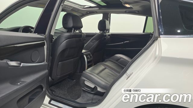 BMW 5 Series GT (F07) GT xDrive 2014 — фото 11