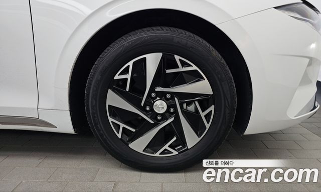 Hyundai Grandeur Hybrid (IG) Le Blanc 2023 — фото 21
