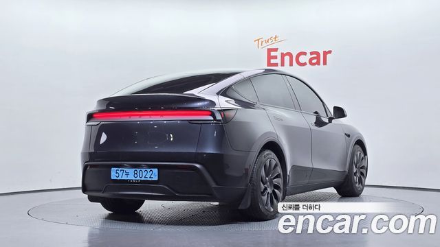 Tesla Model Y RWD 2025 — фото 2