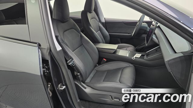 Tesla Model Y RWD 2025 — фото 16