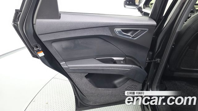 Audi Q4 e-tron (F4) 40 Premium 2023 — фото 25